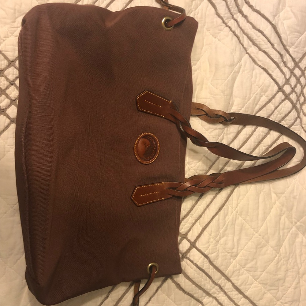 Dooney and Bourke tote like new!